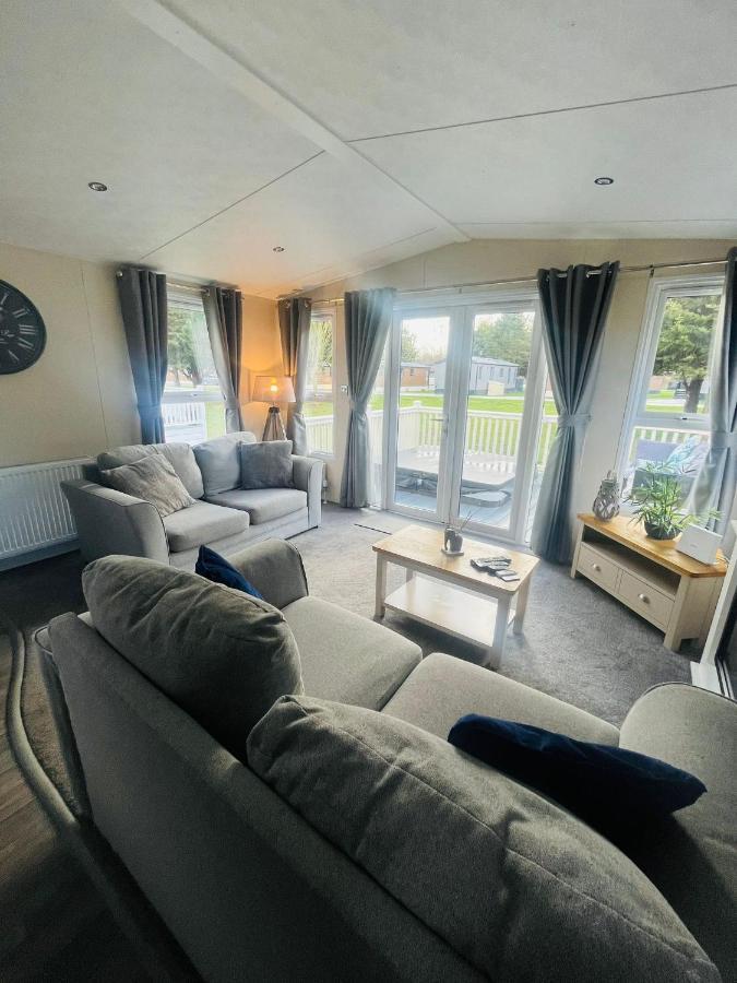 Buttermere Lodge With Hot Tub Barmby on the Moor Extérieur photo