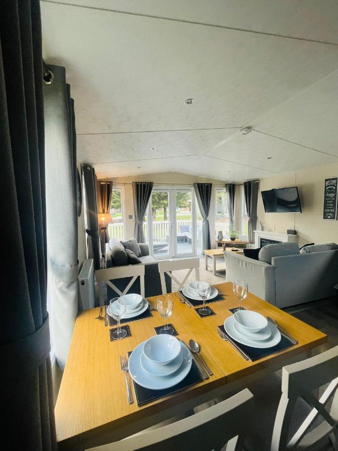 Buttermere Lodge With Hot Tub Barmby on the Moor Extérieur photo
